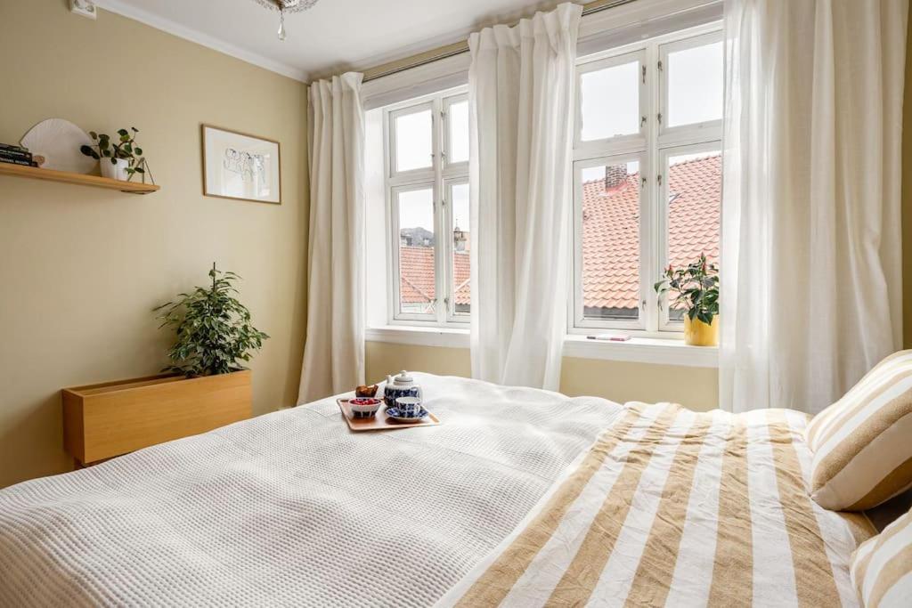 Villa Det Lille Rode Huset Ved Floibanen Bergen Exterior foto